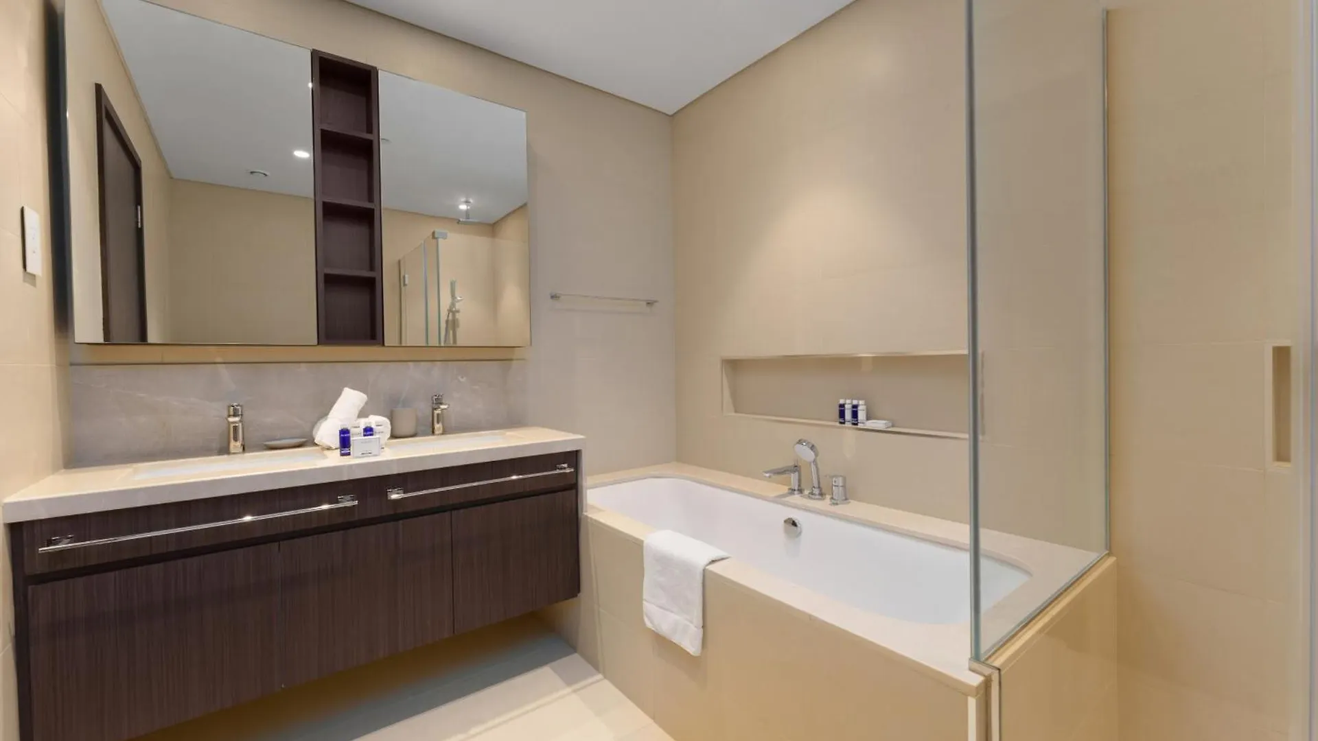 Apartment Elite Escape - 3 Bhk Burj View & Dubai Mall Access